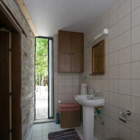 Gospodarstwo wiejskie Garden Kamara House *