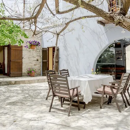 Gospodarstwo wiejskie Garden Kamara House
